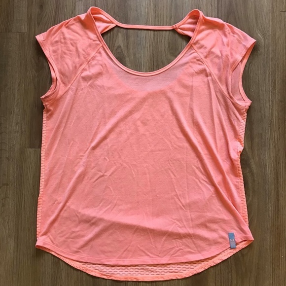 Under Armour Tee - Picture 1 of 3